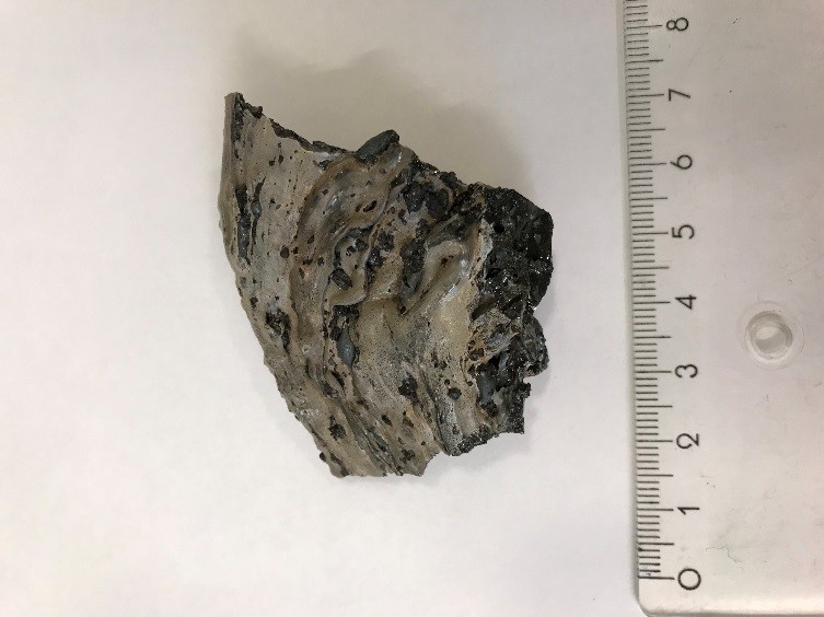 Figure 1. Slag samples at two different process steps.