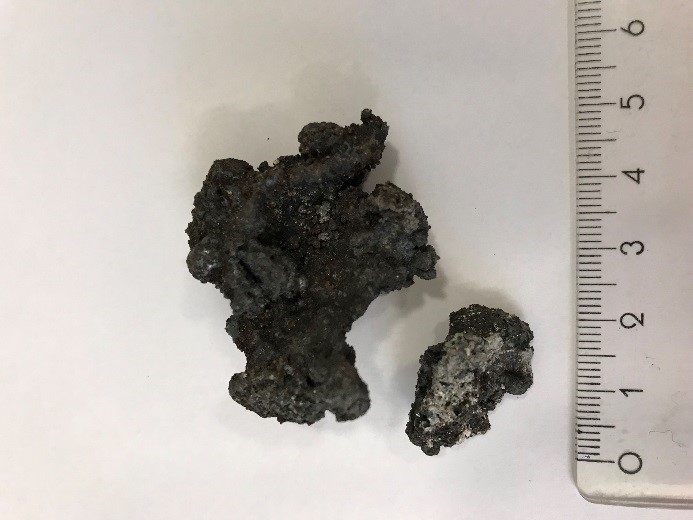 Figure 1. Slag samples at two different process steps.