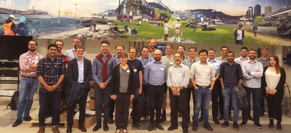 I mai 2018 var ERIGrids generalforsamling samlet i Trondheim. Her er de besøkende under omvisningen i Nasjonalt Smart Grid Laboratorium.