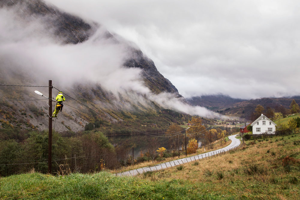 Distribusjonsnettet i Sogn (bildet) og på Haugalandet er åsted for utvikling av nye handelsplasser for fleksibilitet i nettet. Foto: SFE