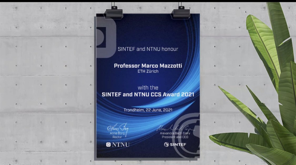 SINTEF and NTNU CCS Award plaque