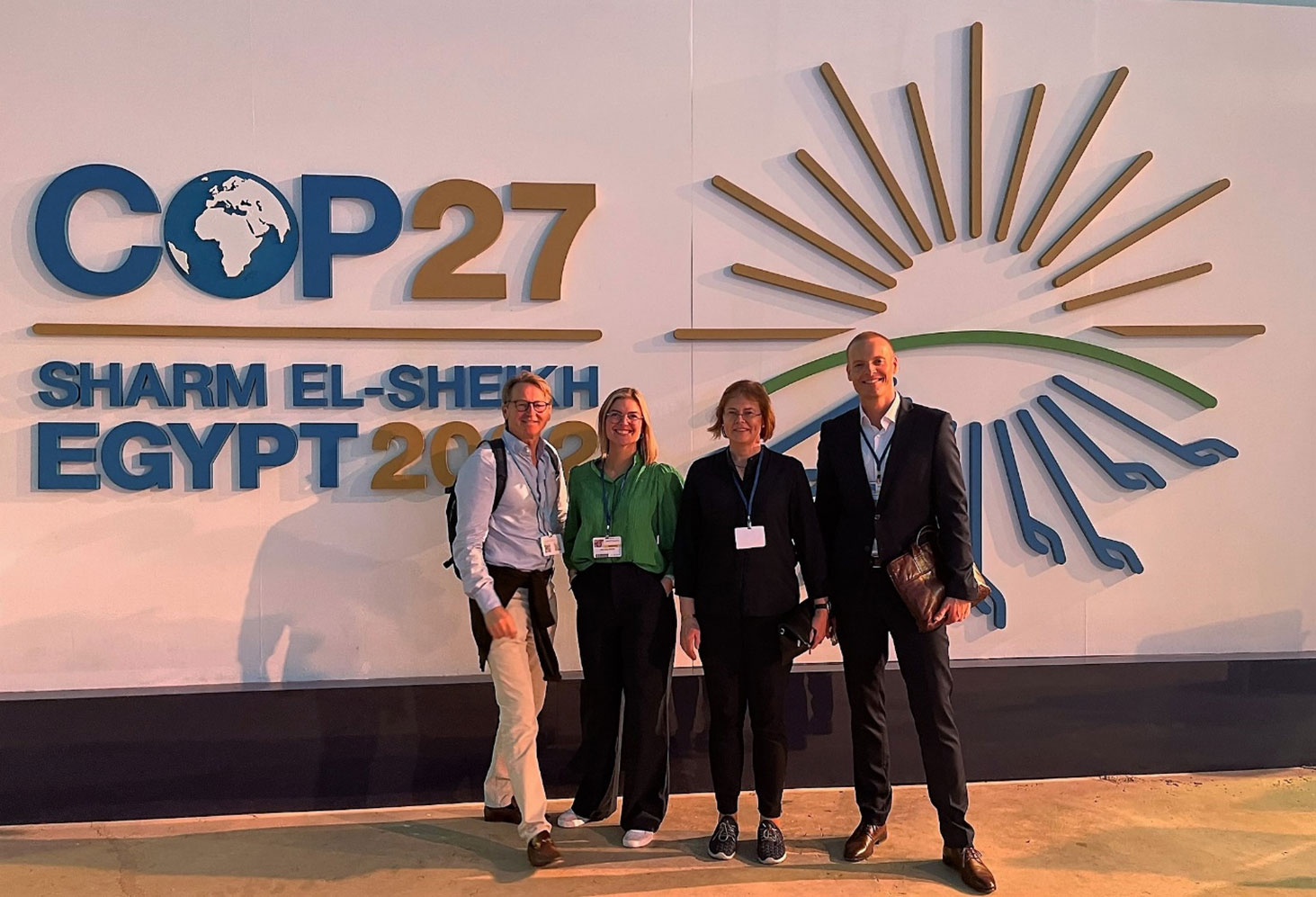 Ny uke og nye folk fra SINTEF på plass under COP27 i Sharm El-Sheikh. Fra venstre: Paal Frisvold, Mari G. Bårdsen, Ingeborg Graabak og Aleksander Handå. Atle Harby er ikke med på bildet, men var også til stede den andre uka.