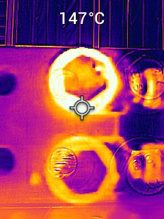 Figur 6: Termokamera kan avdekke forhøyet temperatur i kontakter i åpne anlegg.