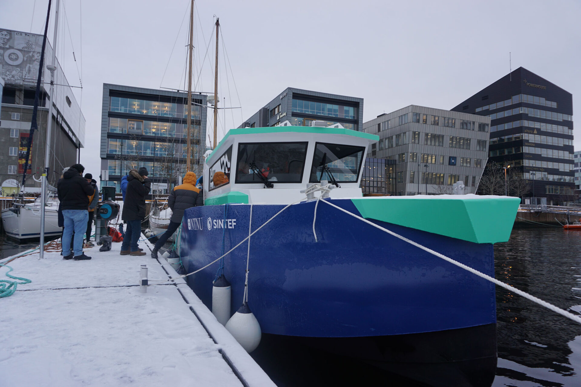 Blue boat at Brattøra harbour.